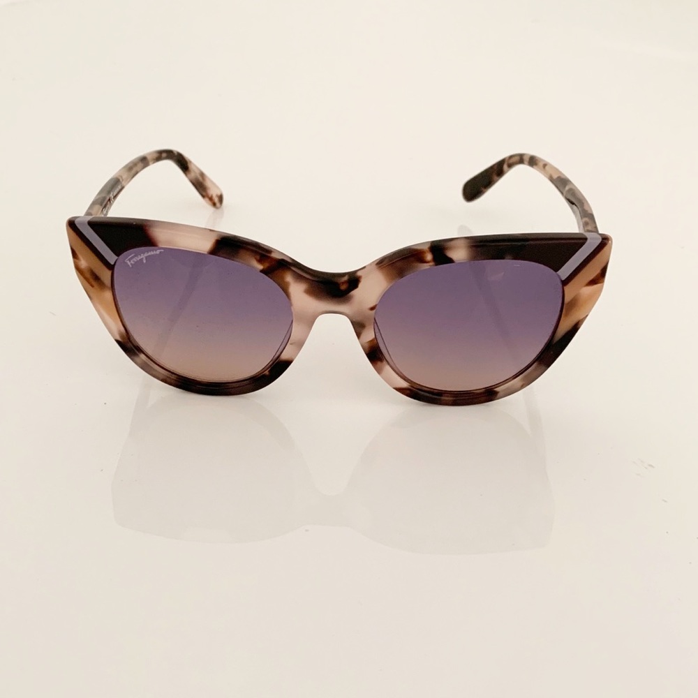 Salvatore Ferragamo Sunglasses, New - Picture 3 of 11